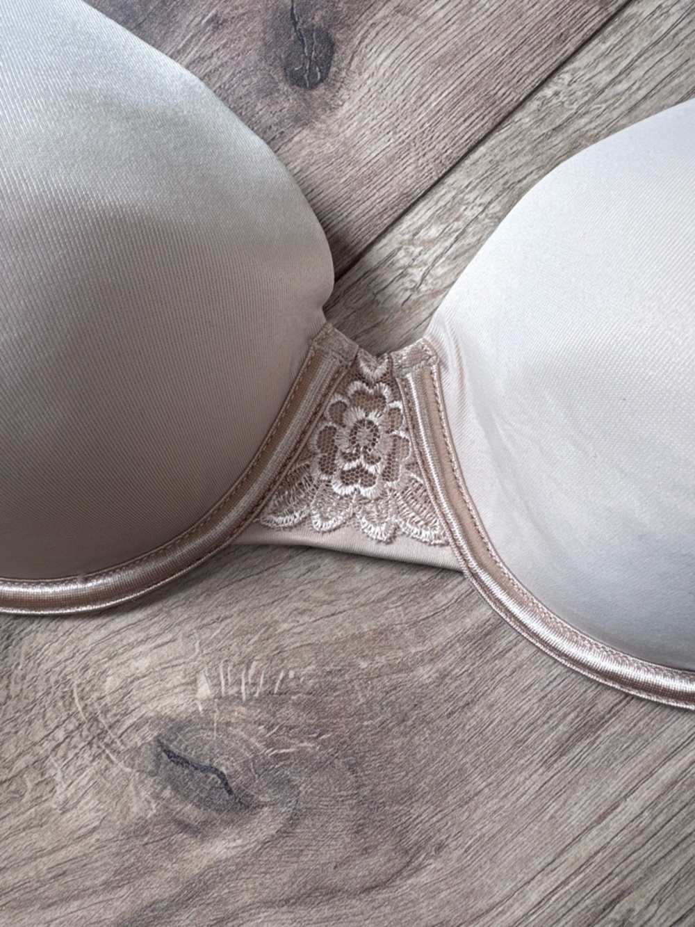 Vanity Fair Back Smoother Underwire Bra 36C - Picture 5 of 7